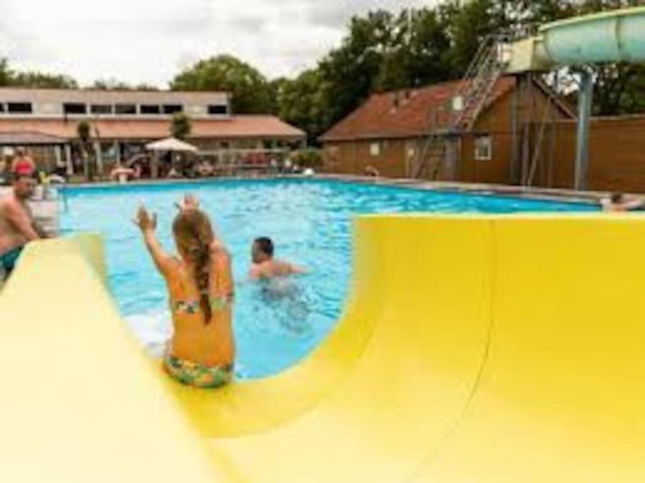 Chalet 14 Met Airco Familiecamping De Tien Heugten Schoonloo Drenthe ภายนอก รูปภาพ