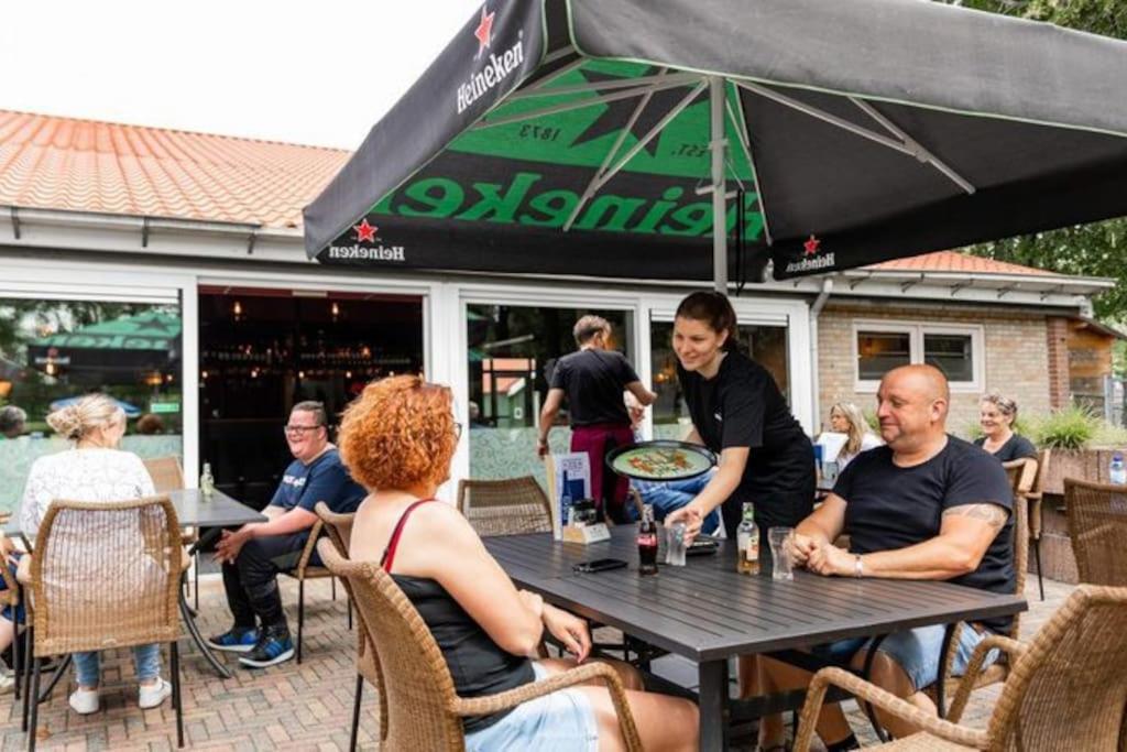 Chalet 14 Met Airco Familiecamping De Tien Heugten Schoonloo Drenthe ภายนอก รูปภาพ