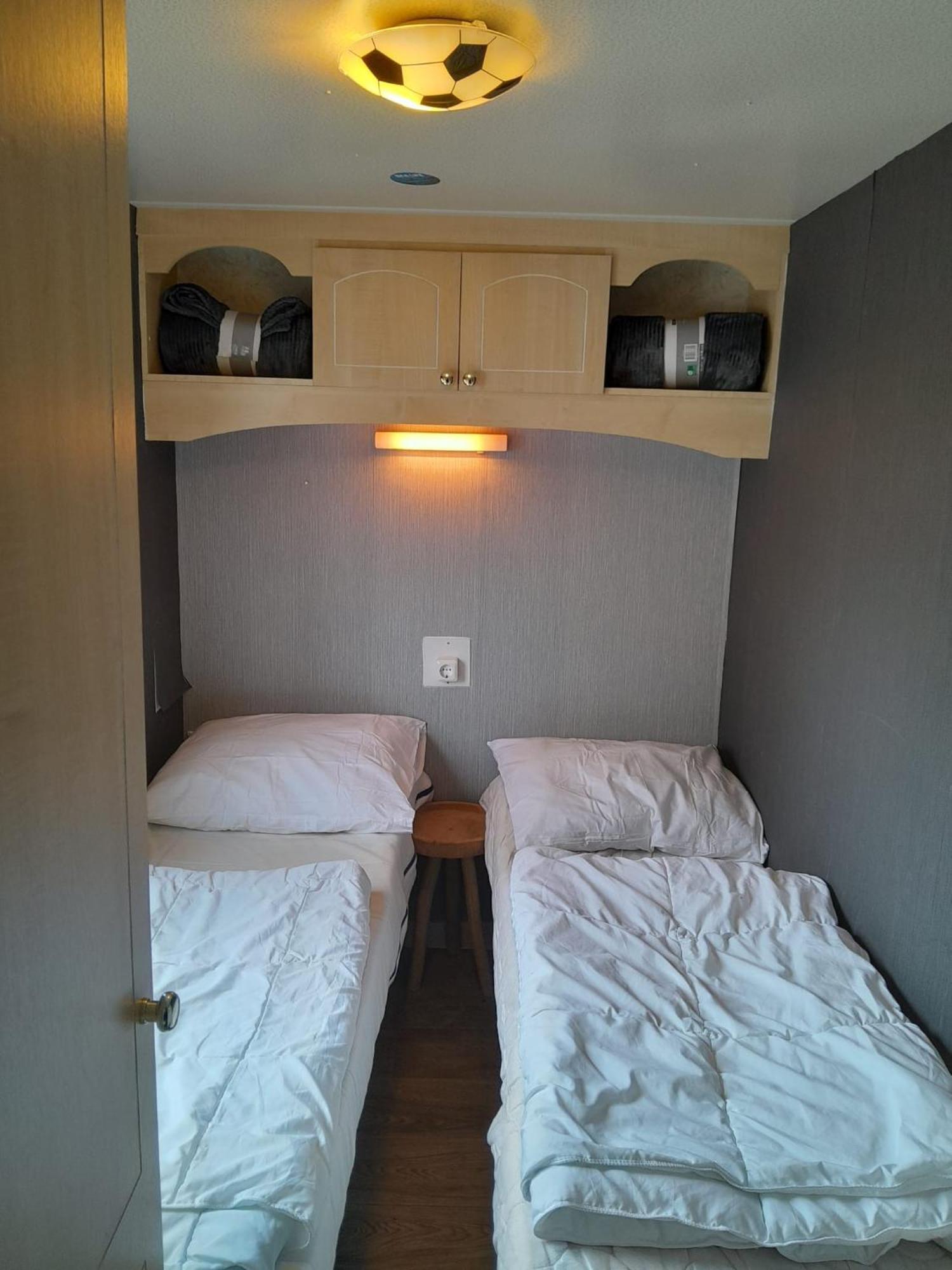 Chalet 14 Met Airco Familiecamping De Tien Heugten Schoonloo Drenthe ภายนอก รูปภาพ